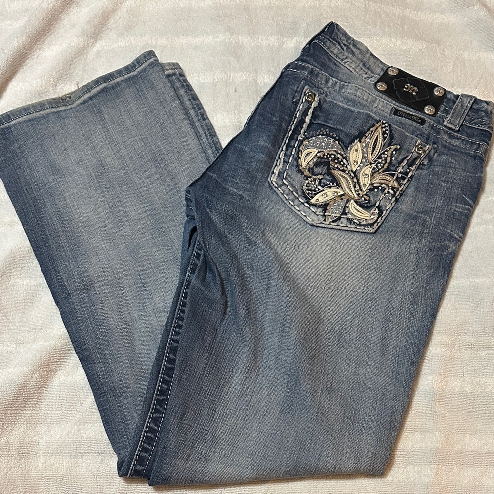 Miss Me Women's Plus Size Blue Jeans. Size 33